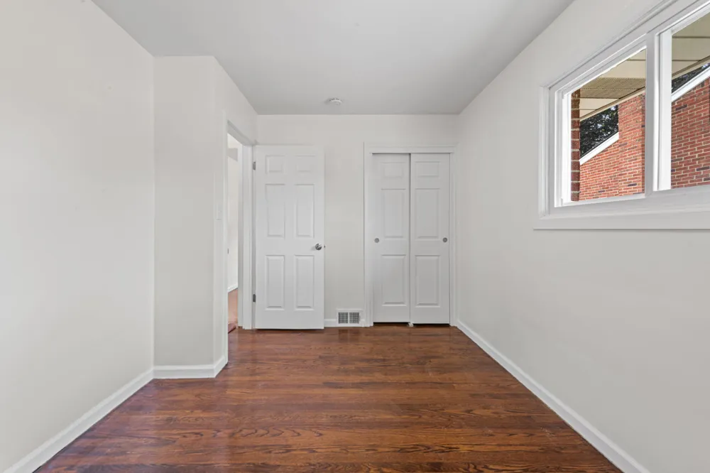 8417 Colonial Street Dearborn Heights, MI 48127