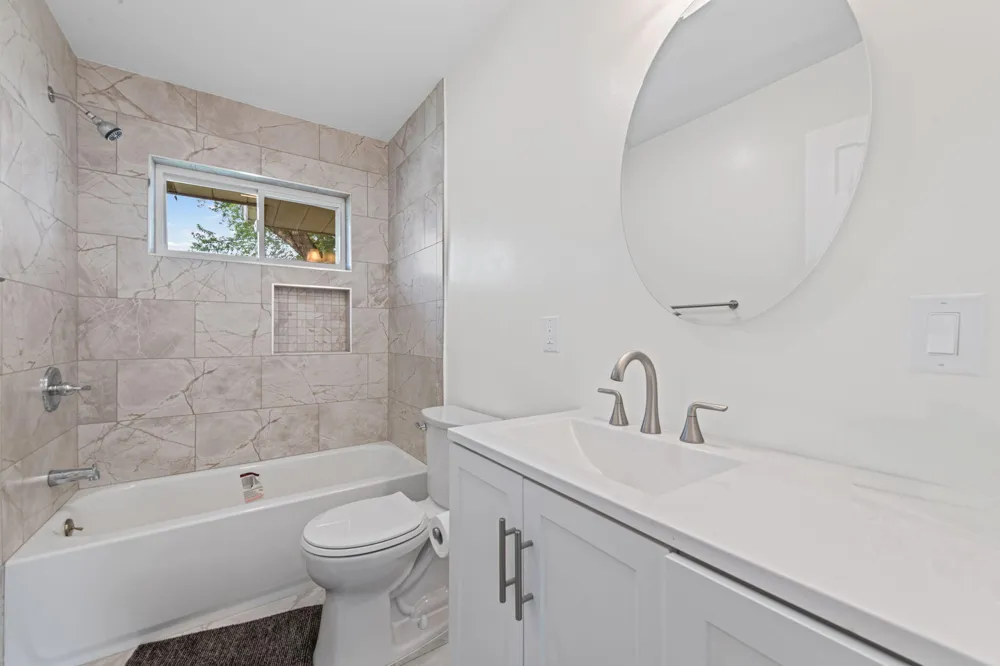 8417 Colonial Street Dearborn Heights, MI 48127