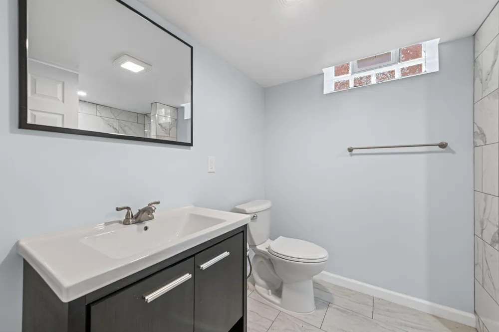 8417 Colonial Street Dearborn Heights, MI 48127