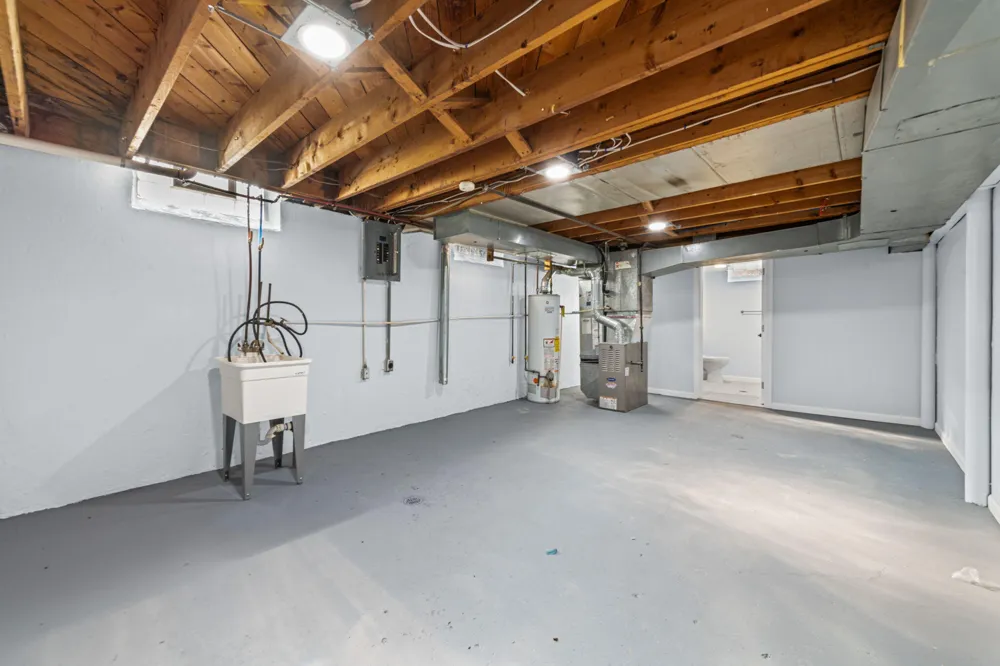 8417 Colonial Street Dearborn Heights, MI 48127