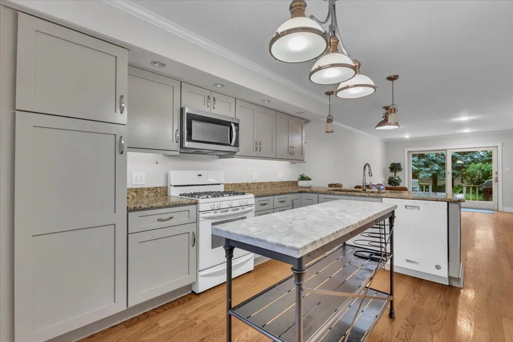 1004 Muirfield Court Schererville, IN 46375