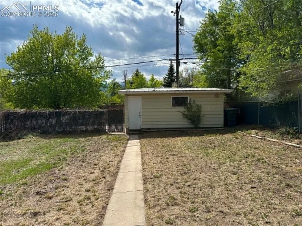 1102 Iowa Avenue Colorado Springs, CO 80909