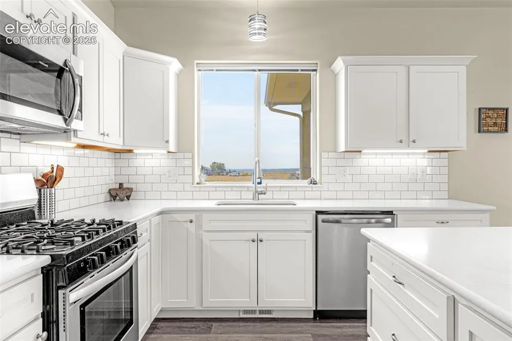 1696 E Silverwood Drive Pueblo, CO 81007