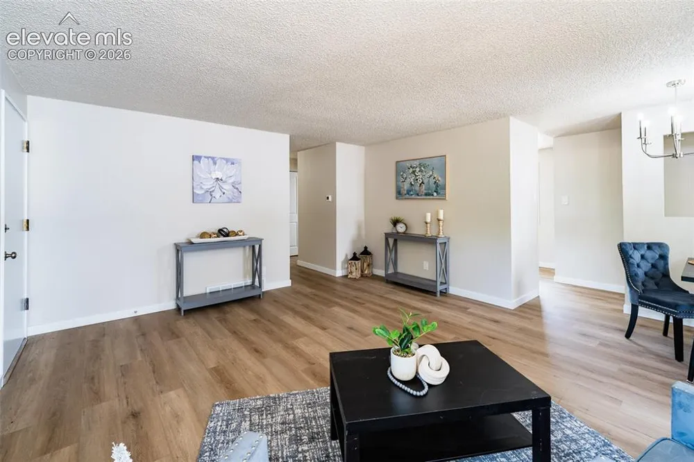 2518 Meadowlark Lane Colorado Springs, CO 80909