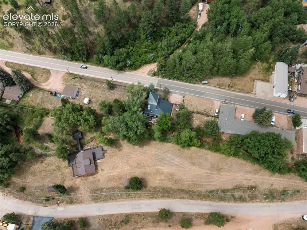10311 El Paso Avenue Green Mountain Falls, CO 80819