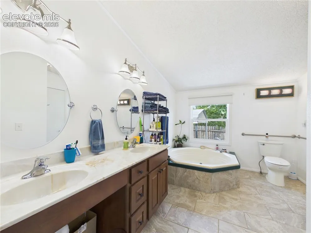 1047 S Saddlerock Drive Pueblo West, CO 81007