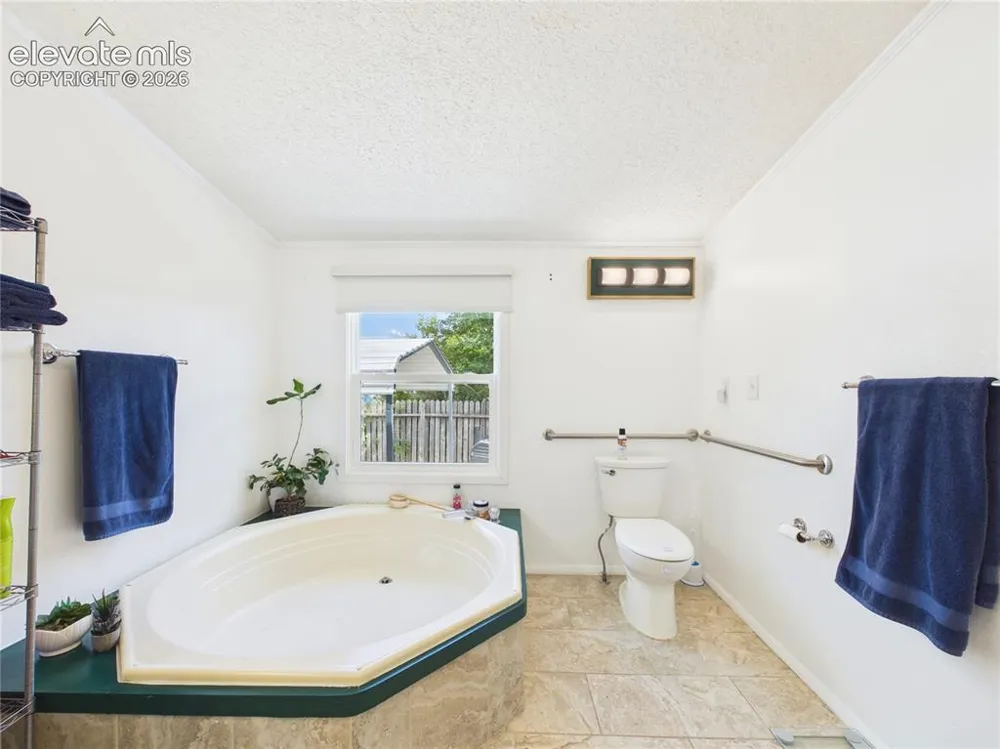 1047 S Saddlerock Drive Pueblo West, CO 81007