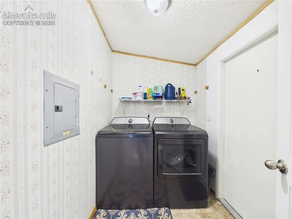 1047 S Saddlerock Drive Pueblo West, CO 81007