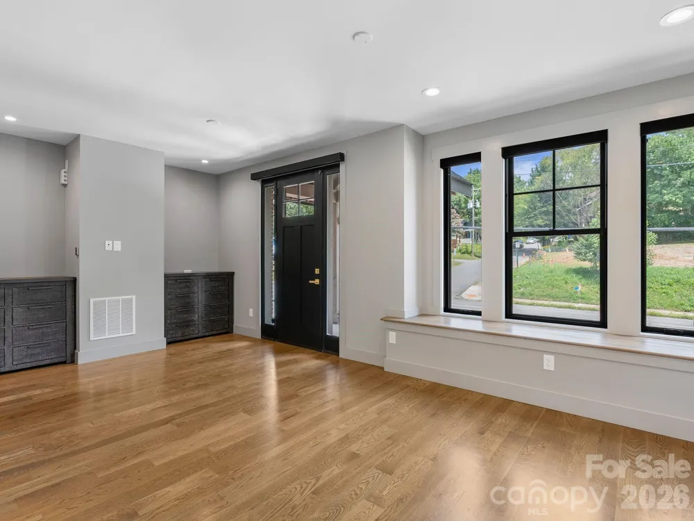 229 Broadway Street Asheville, NC 28801
