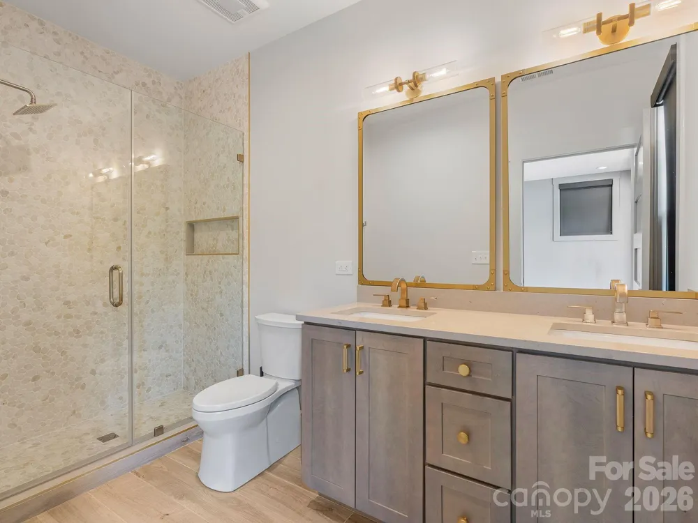 229 Broadway Street Asheville, NC 28801