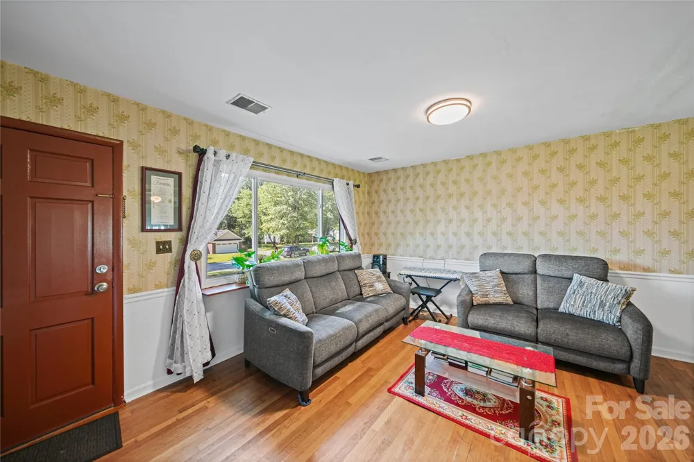 323 Meadowbrook Drive Matthews, NC 28104