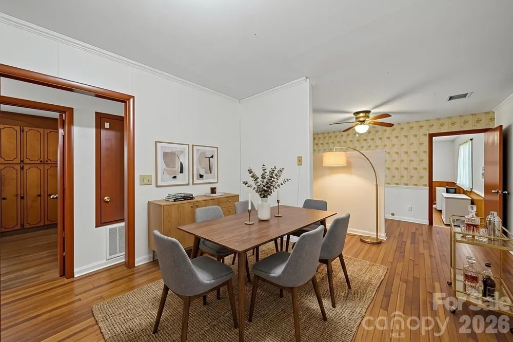 323 Meadowbrook Drive Matthews, NC 28104