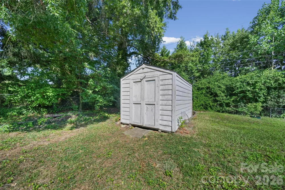 323 Meadowbrook Drive Matthews, NC 28104
