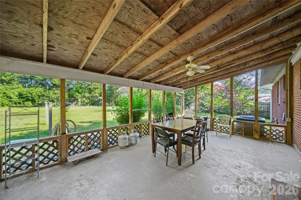 323 Meadowbrook Drive Matthews, NC 28104
