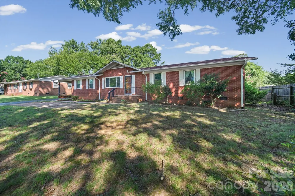 323 Meadowbrook Drive Matthews, NC 28104