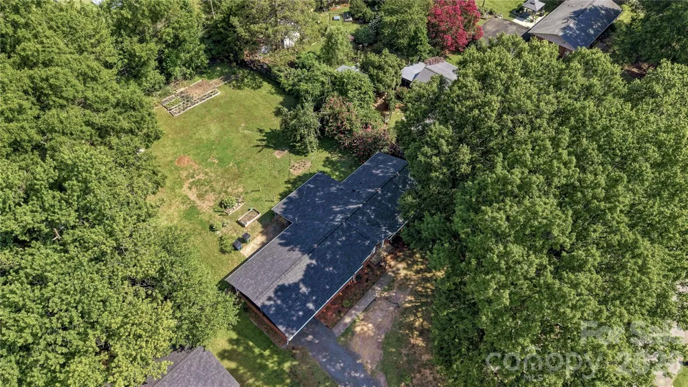 323 Meadowbrook Drive Matthews, NC 28104