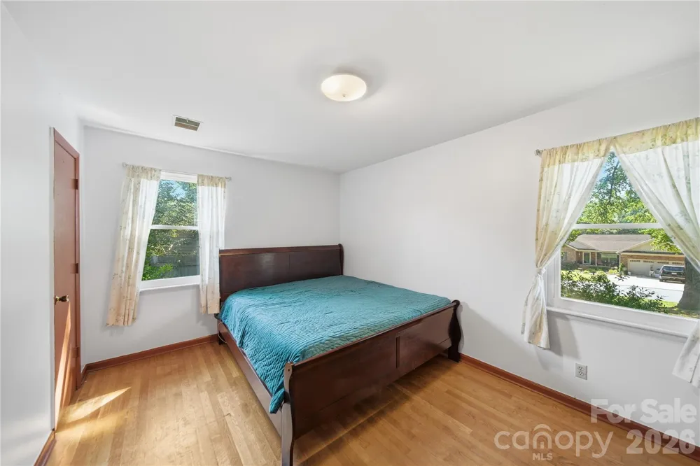323 Meadowbrook Drive Matthews, NC 28104