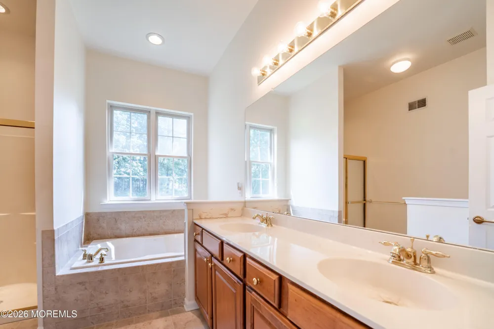 16 Deal Lane Waretown, NJ 08758