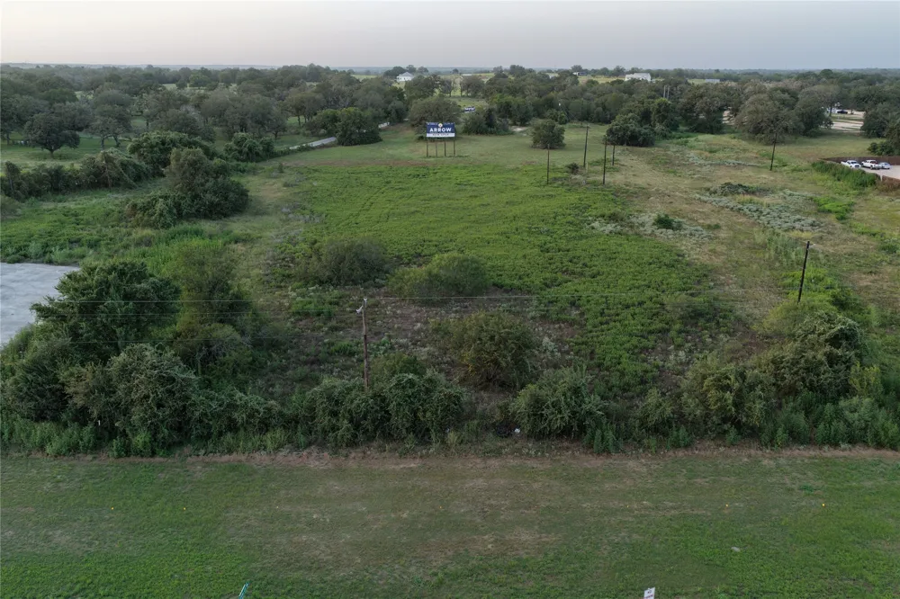 HWY 90 Luling, TX 78648