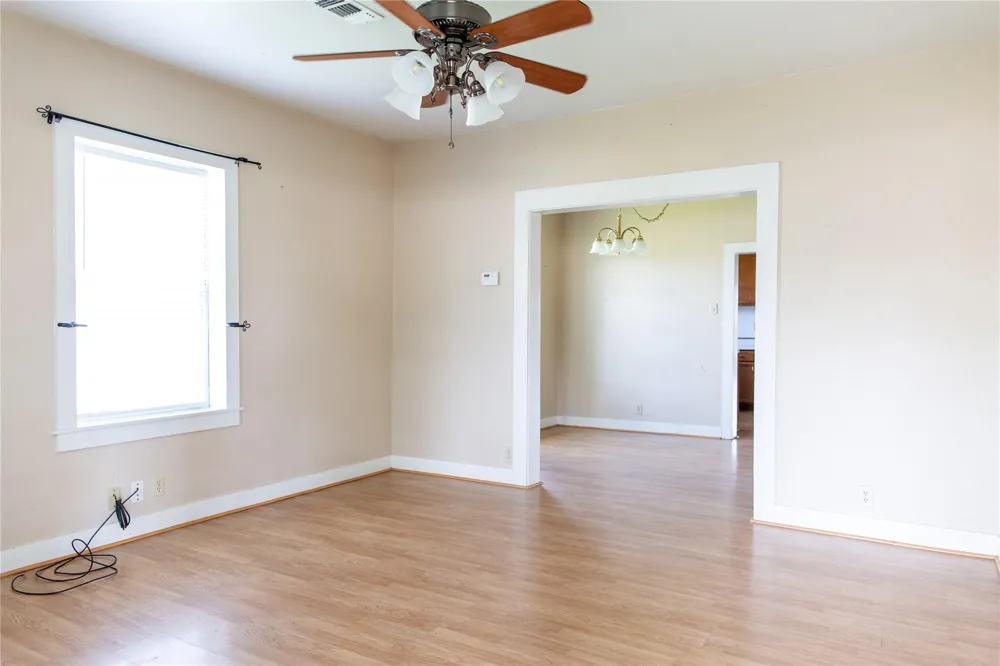 403 Leveridge East Bernard, TX 77435