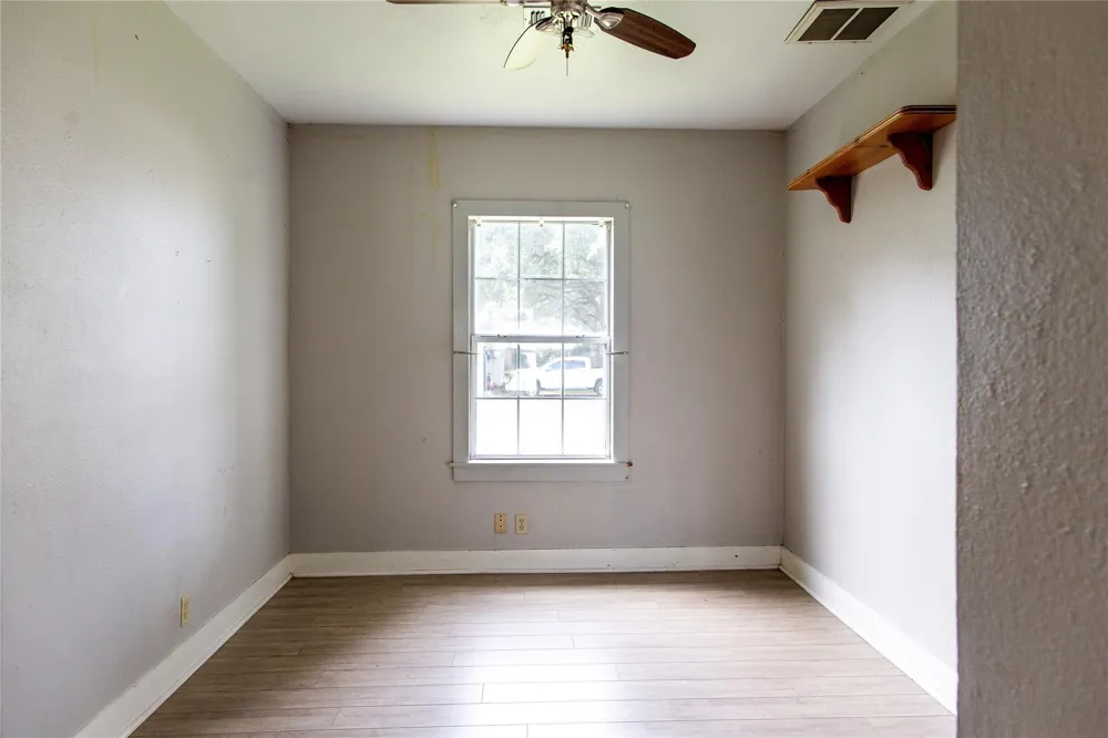 403 Leveridge East Bernard, TX 77435