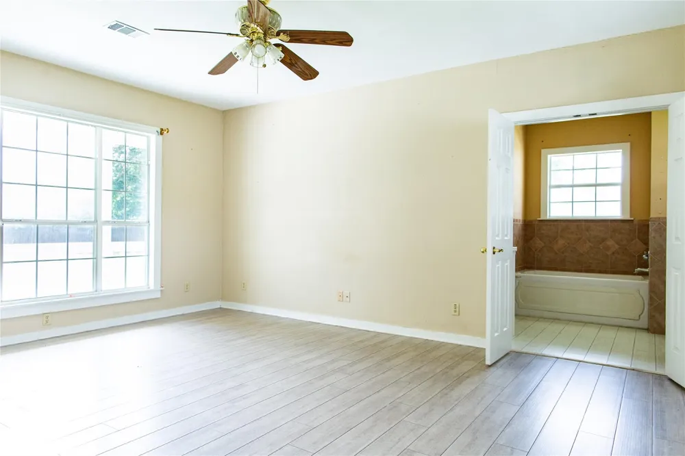 403 Leveridge East Bernard, TX 77435