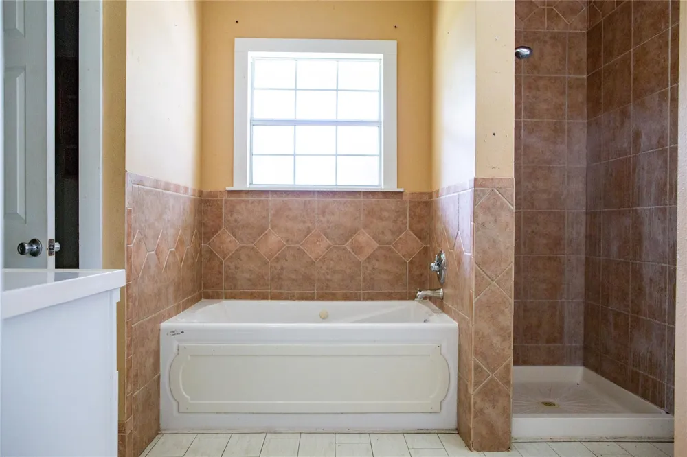 403 Leveridge East Bernard, TX 77435