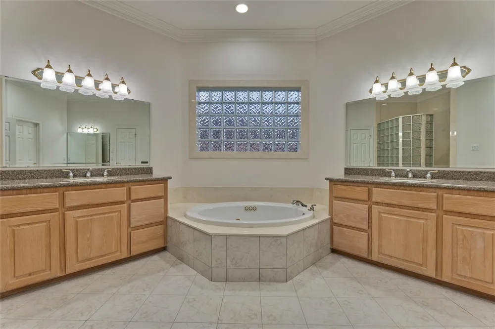 9370 Escondido Drive Willis, TX 77318
