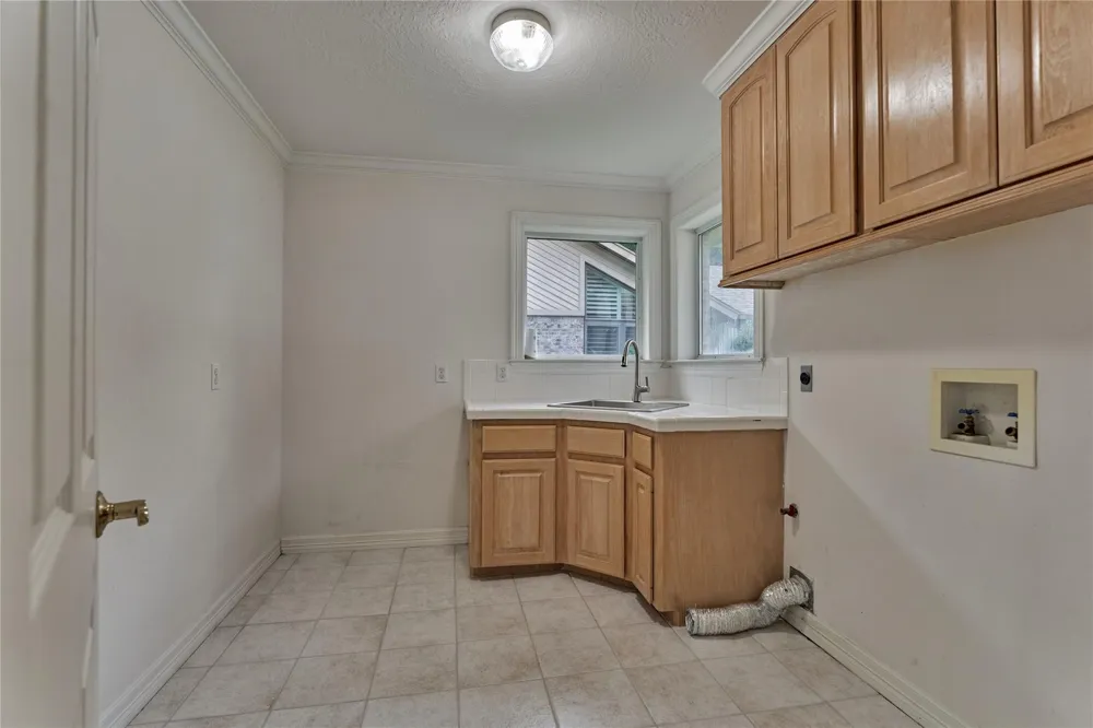 9370 Escondido Drive Willis, TX 77318
