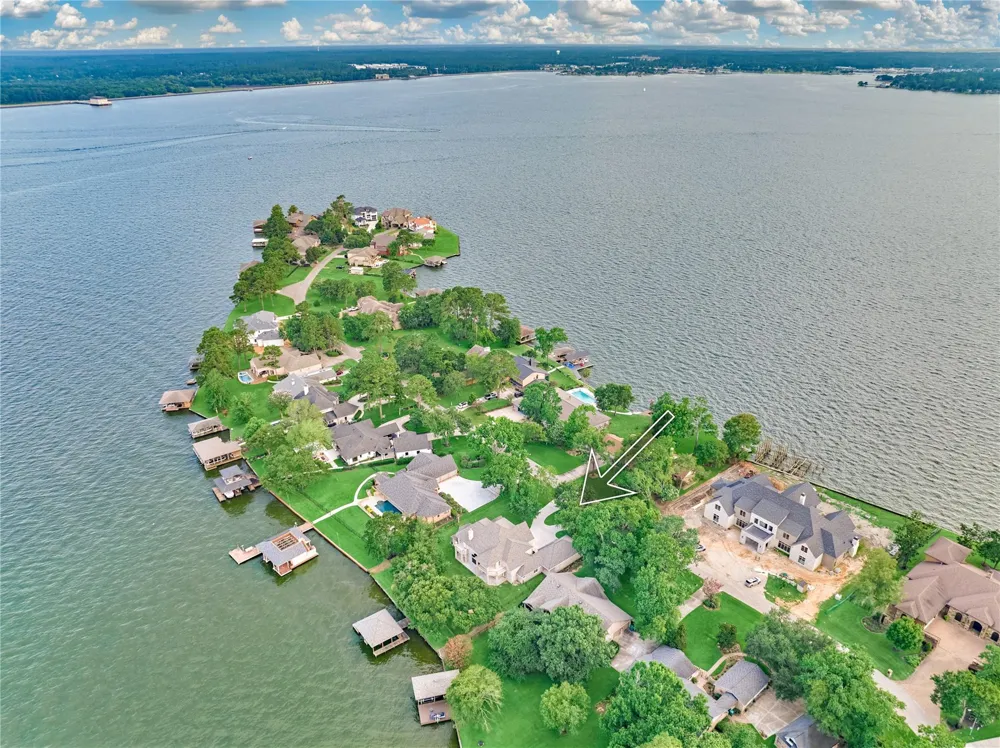 9370 Escondido Drive Willis, TX 77318