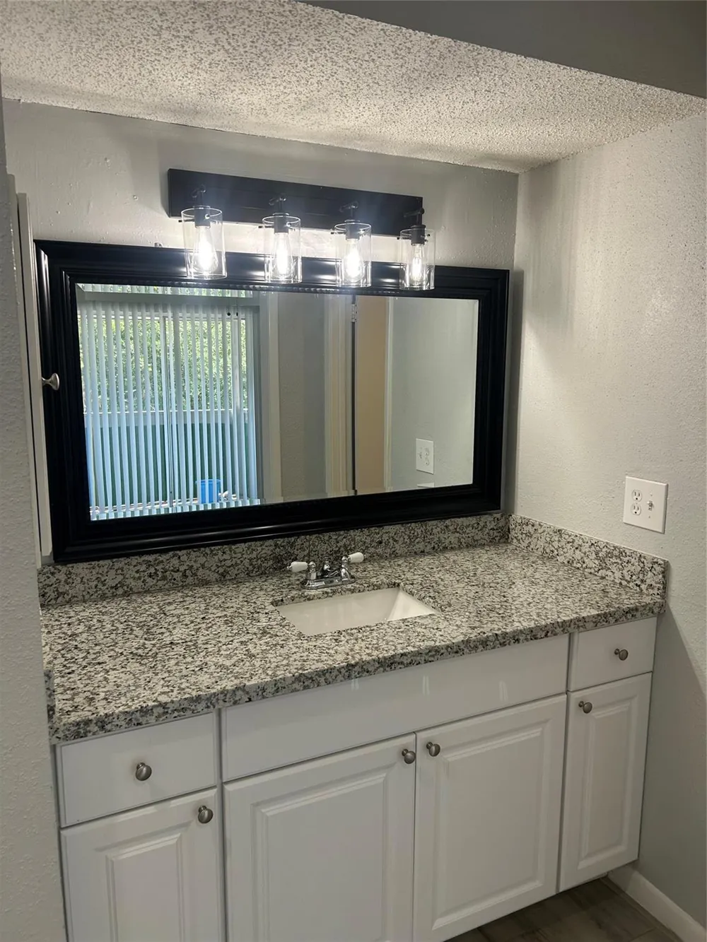260 El Dorado Boulevard #2506 Webster, TX 77598