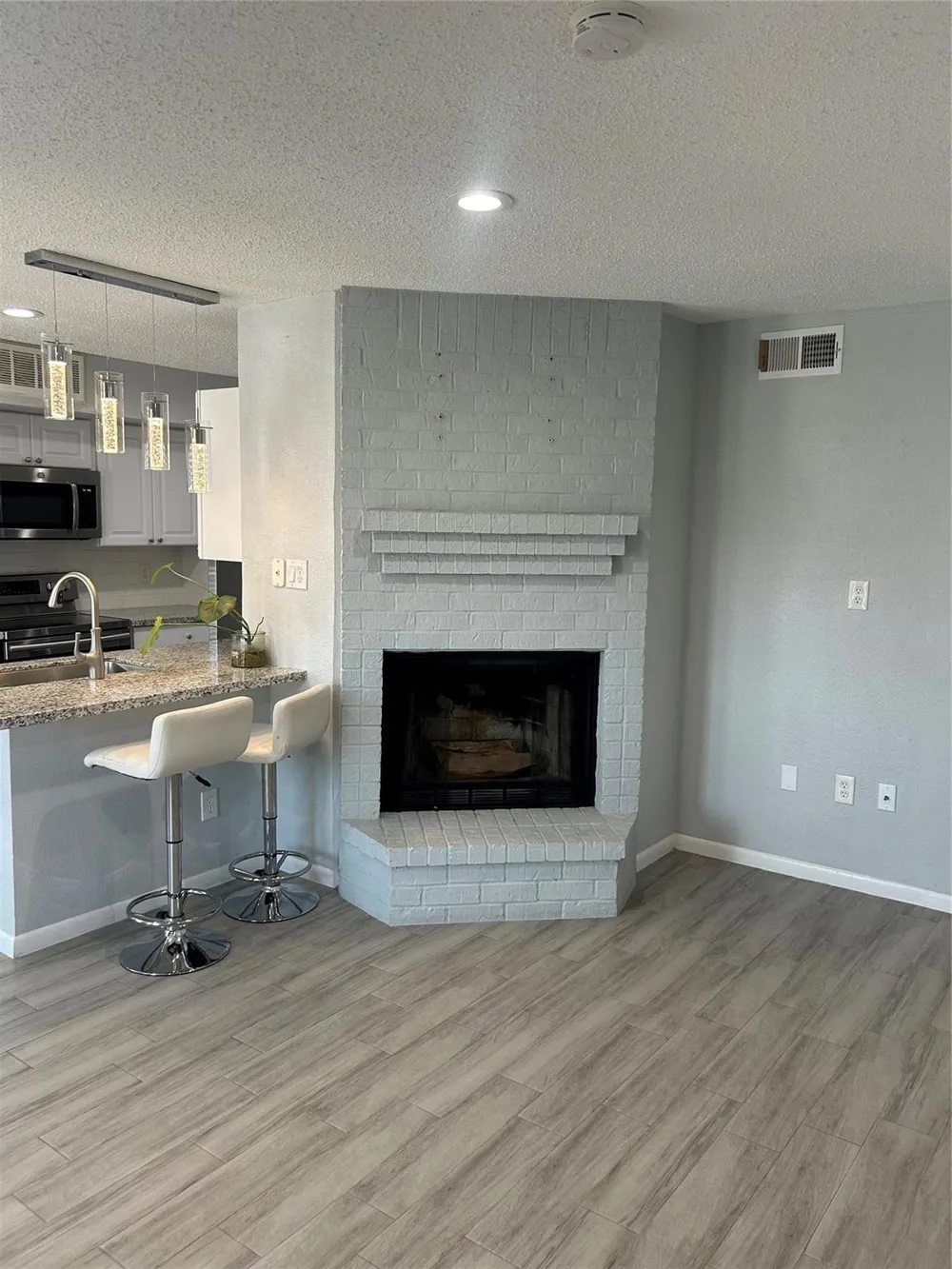 260 El Dorado Boulevard #2506 Webster, TX 77598