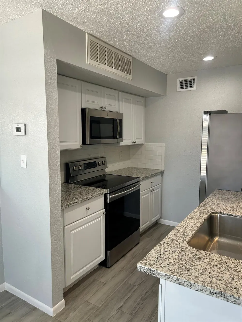 260 El Dorado Boulevard #2506 Webster, TX 77598
