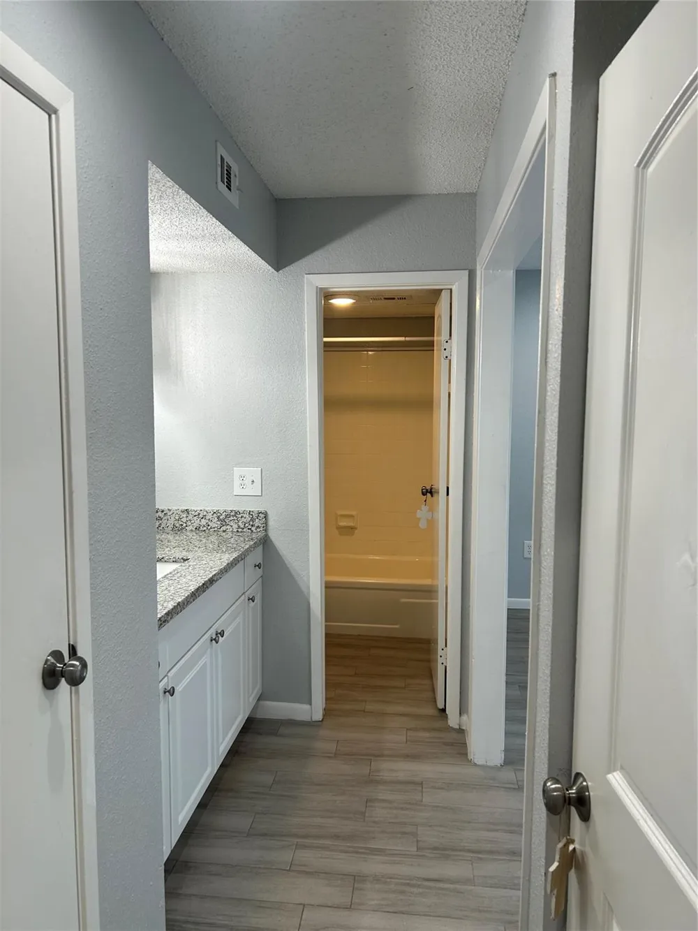 260 El Dorado Boulevard #2506 Webster, TX 77598
