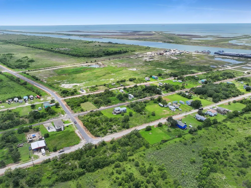 1336 John Wayne Road Port Bolivar, TX 77650