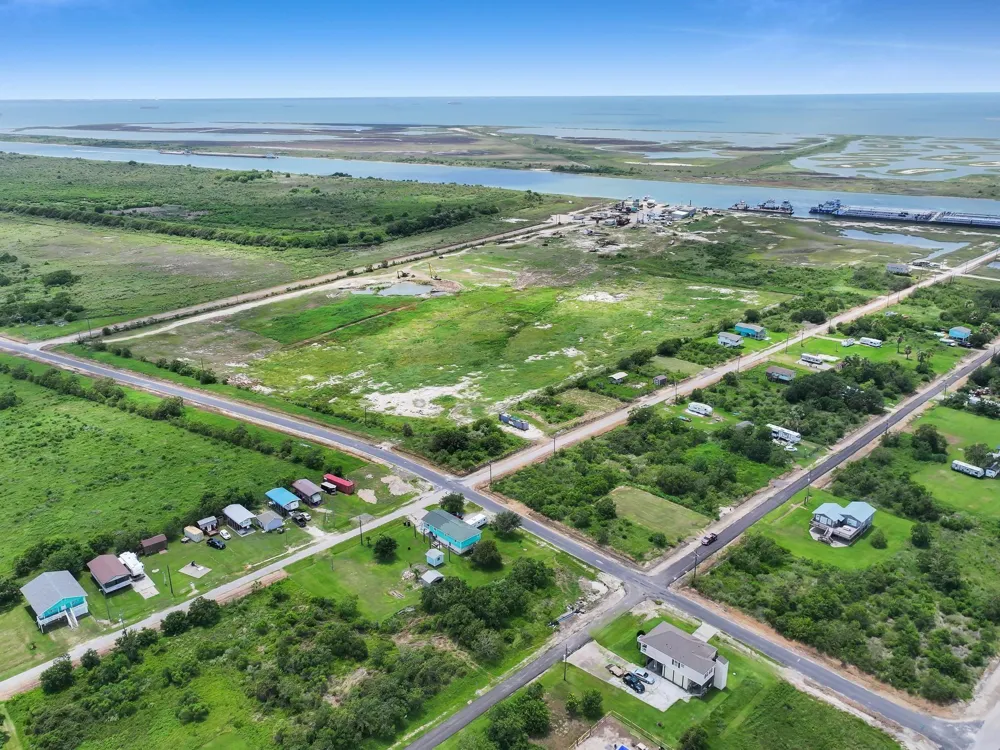 1336 John Wayne Road Port Bolivar, TX 77650