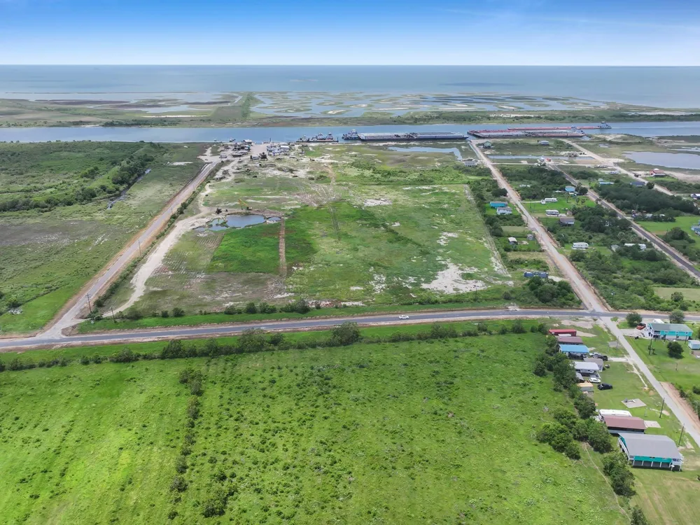 1336 John Wayne Road Port Bolivar, TX 77650