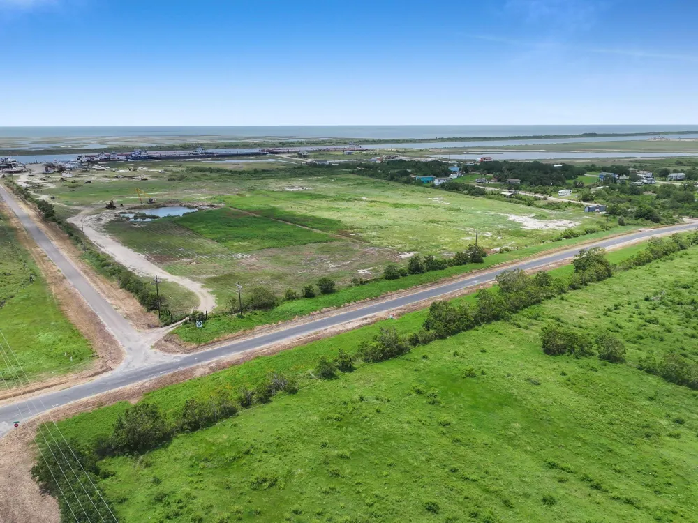 1336 John Wayne Road Port Bolivar, TX 77650