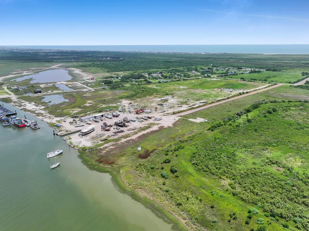 1336 John Wayne Road Port Bolivar, TX 77650