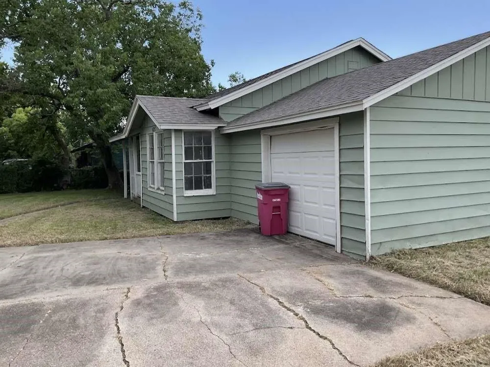 621 W 7th Street Freeport, TX 77541