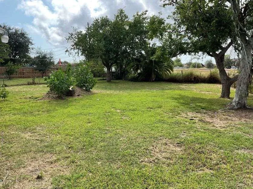 621 W 7th Street Freeport, TX 77541