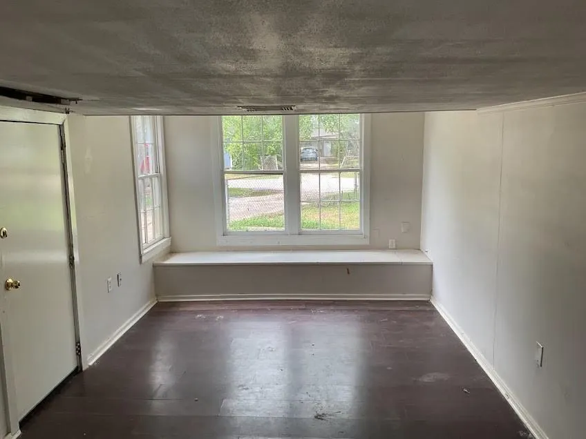 621 W 7th Street Freeport, TX 77541