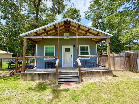 202 Nassau Ln