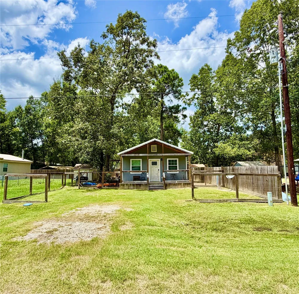 202 Nassau Ln Point Blank, TX 77364