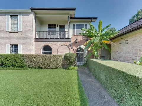 1326 Town Circle Circle #1