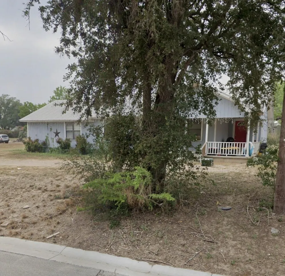 1603 Hackberry Street Three Rivers, TX 78071