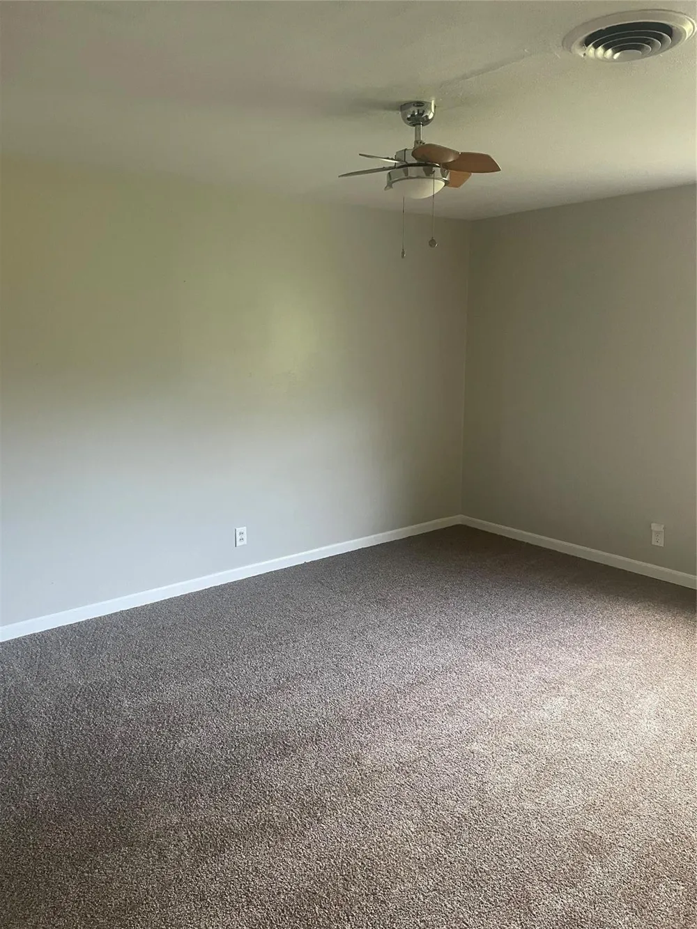 911 Roberts Street El Campo, TX 77437