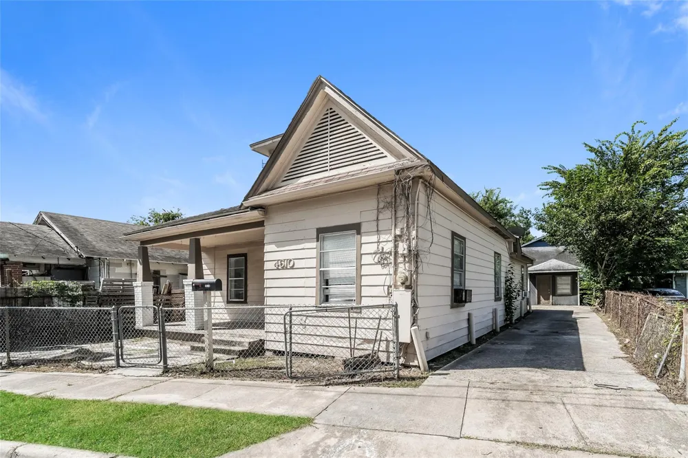 4610 Schroeder Street #1 Houston, TX 77011