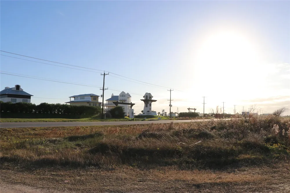 201 Tx State Hwy 87 Gilchrist, TX 77617
