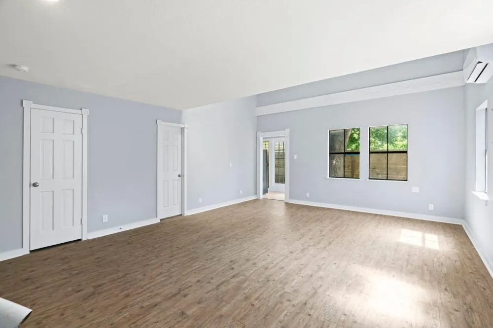 204 E Houston Street #B Highlands, TX 77562
